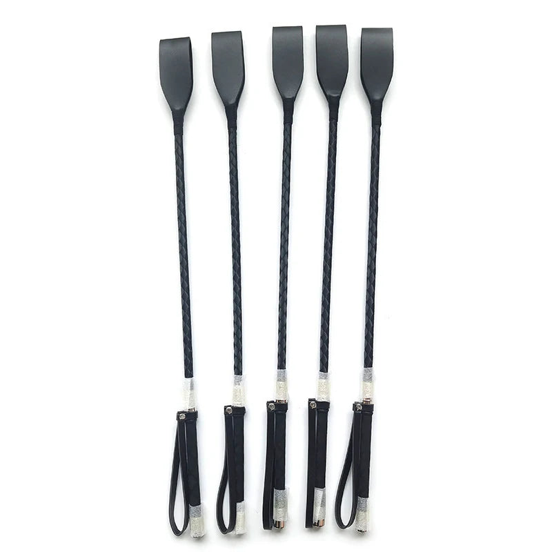 Passion Riding Training PU Leather Lightweight Durable Rattling Whip Leather Whip Equestrian Sports Outdoor Show With Handle