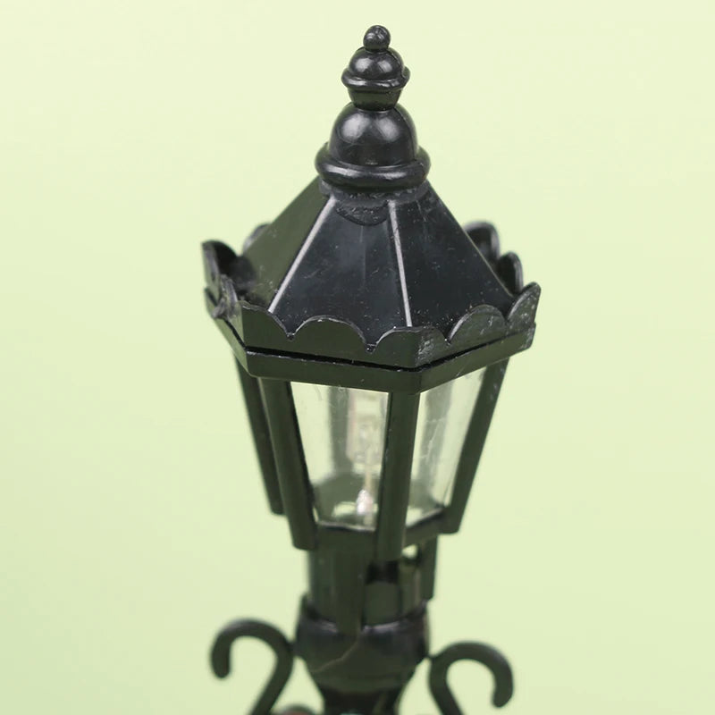 4Pcs/Set Christmas Mini Street Light Models Dollhouse Streetlight Micro-Landscape Fairy Garden Accessories ALPENZO