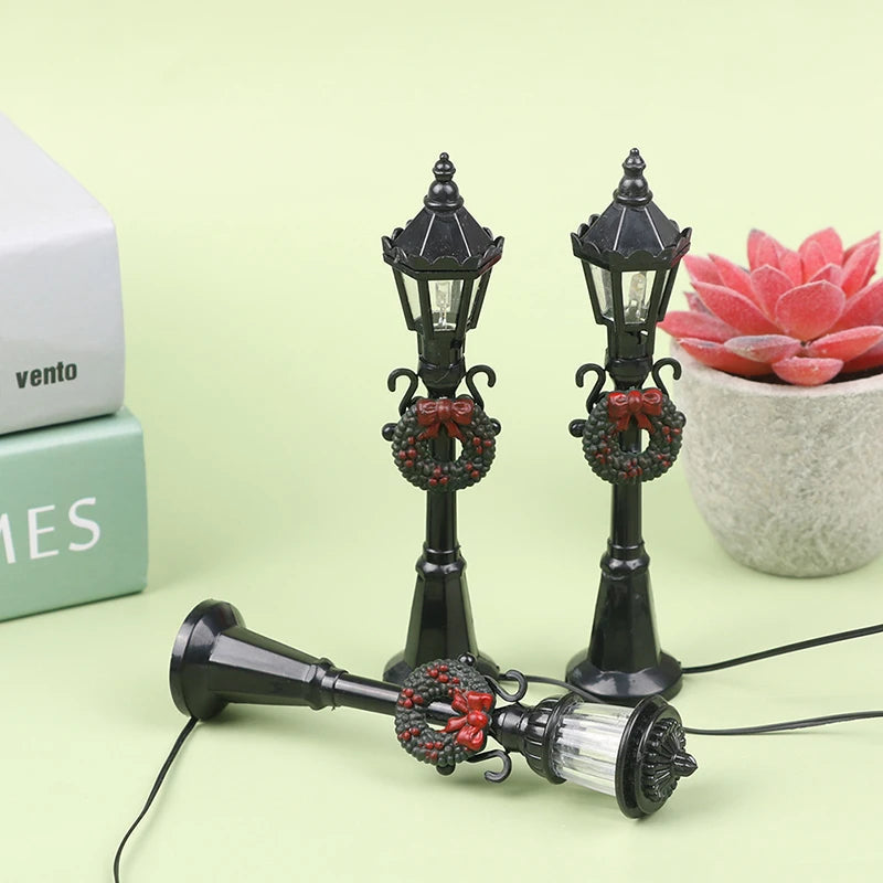 4Pcs/Set Christmas Mini Street Light Models Dollhouse Streetlight Micro-Landscape Fairy Garden Accessories ALPENZO
