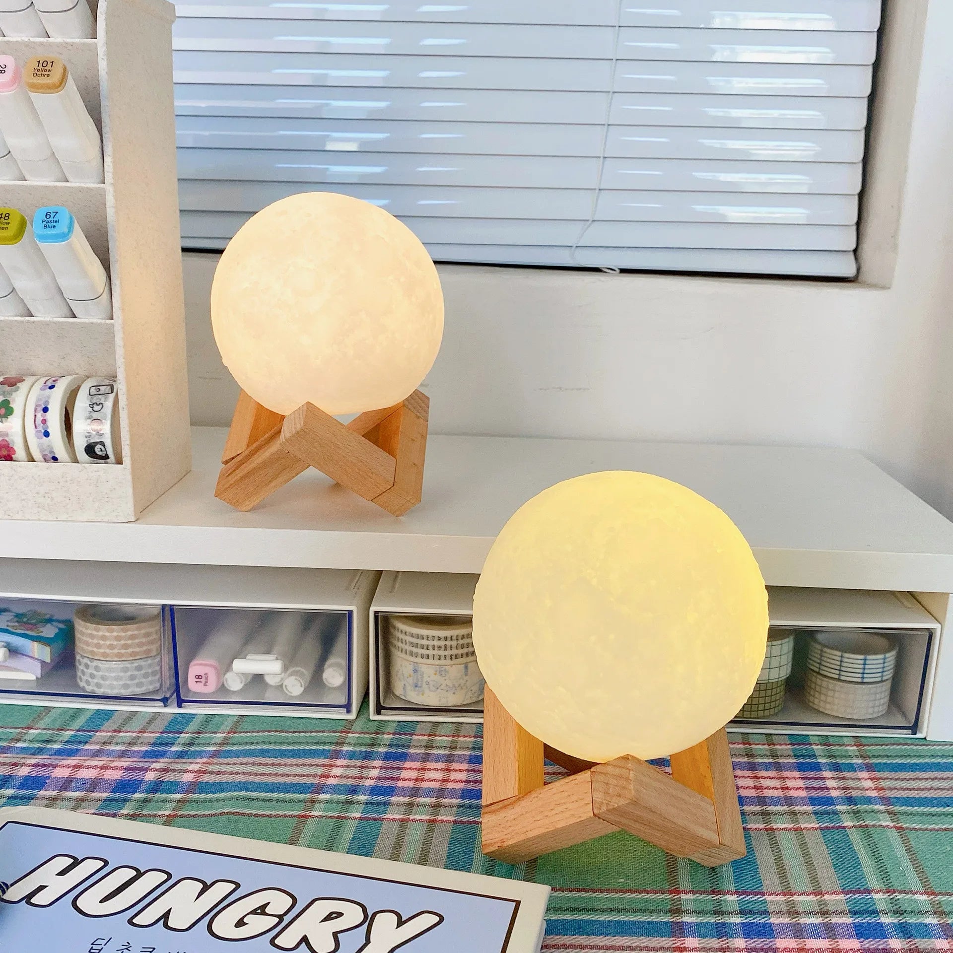 8 cm DIY Planet Lamp Moon Galaxy Night Light Art Painting Graffiti Birthday Gift Bedroom Living Room Decoration (With Stand) - ALPENZO
