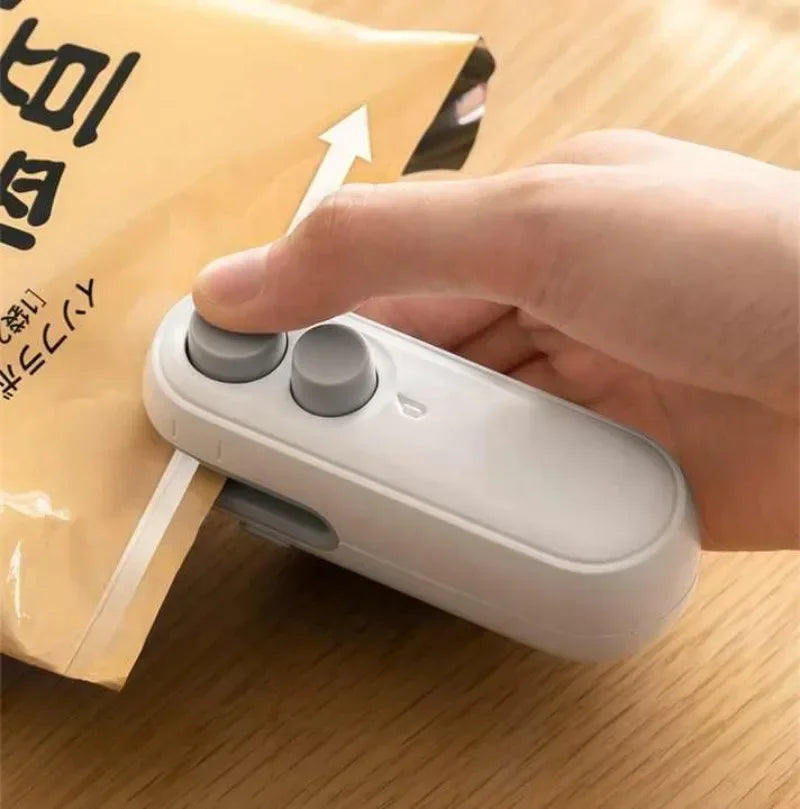 Mini Sealer Portable Mini Sealer 2 in 1 Heat Sealer For Snacks  Home use rechargeable sealer Vacuum Sealer Snacks plastic bag