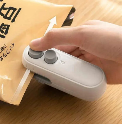 Mini Sealer Portable Mini Sealer 2 in 1 Heat Sealer For Snacks  Home use rechargeable sealer Vacuum Sealer Snacks plastic bag
