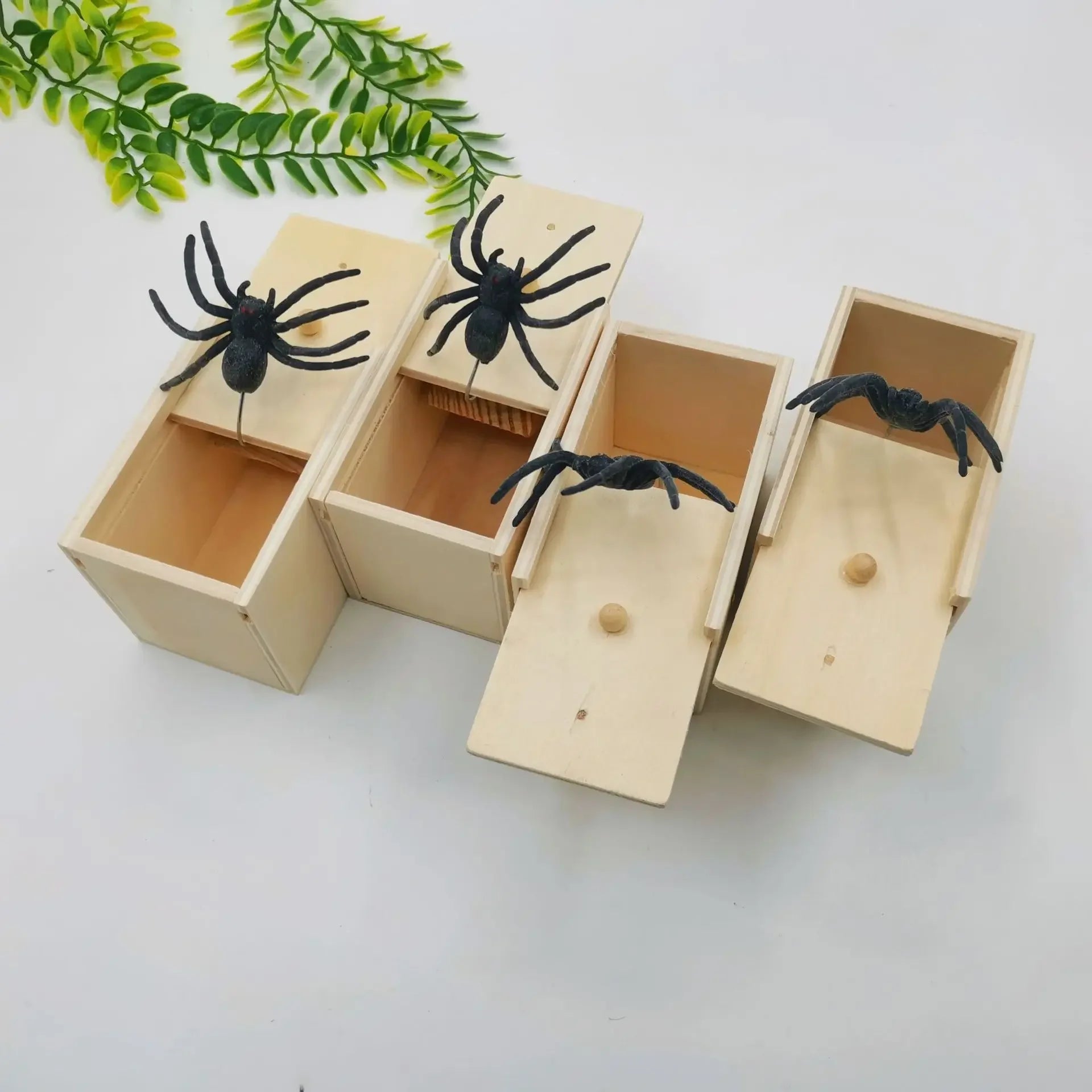 Trick Spider Funny Scare Box Wooden Hidden Box Quality Prank Wooden Scare Box Fun Game Prank Trick Friend Office Toys - ALPENZO