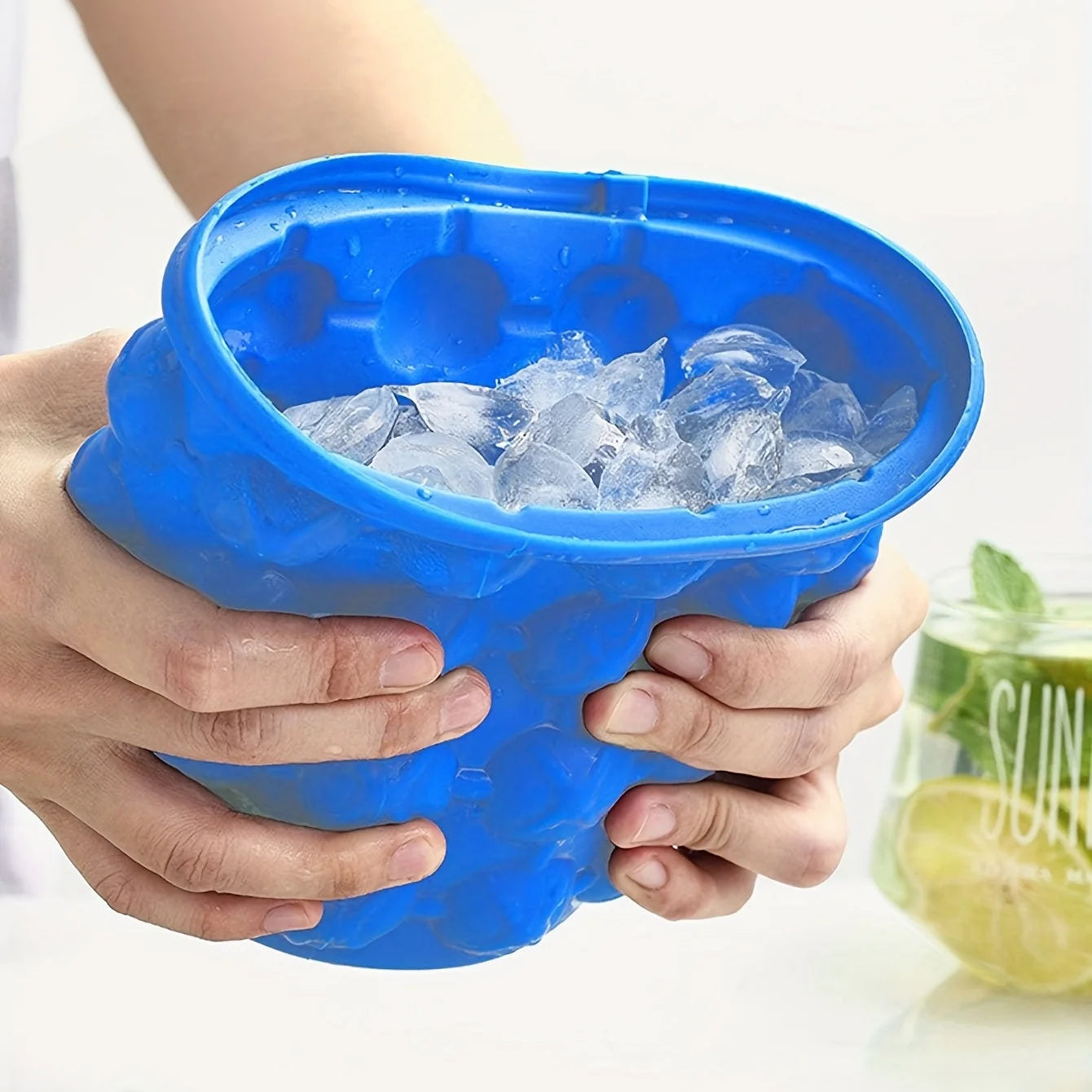 2-in-1 Silicone Bucket Ice Cube Maker Easy Freezing and Serving Perfect for Bars Clubs Essential Drinkware Kitchen Accessories ALPENZO
